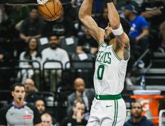 九游体育-塔图姆在MAD比赛中突破纪录，惊险取胜引发热议！的简单介绍