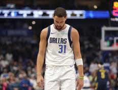 九游娱乐-浓眉哥迎来十赛季高光表现，勇士球迷沸腾！的简单介绍