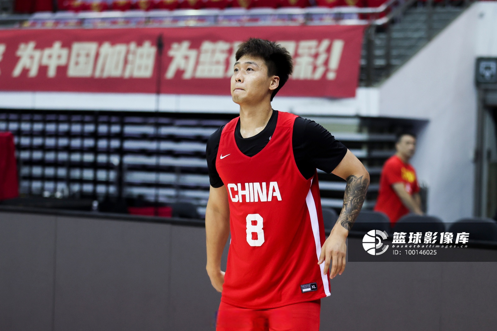 九游娱乐-西甲赛程吃紧，深圳男篮关键时刻远射贴柱，引发热议，临场指挥获称赞(西超杯决赛赛程表)