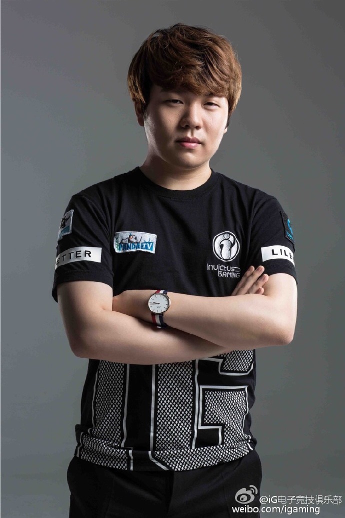 九游娱乐-Rookie回归赛场，战术调整首场状态亮眼，中国队观众沸腾！的简单介绍