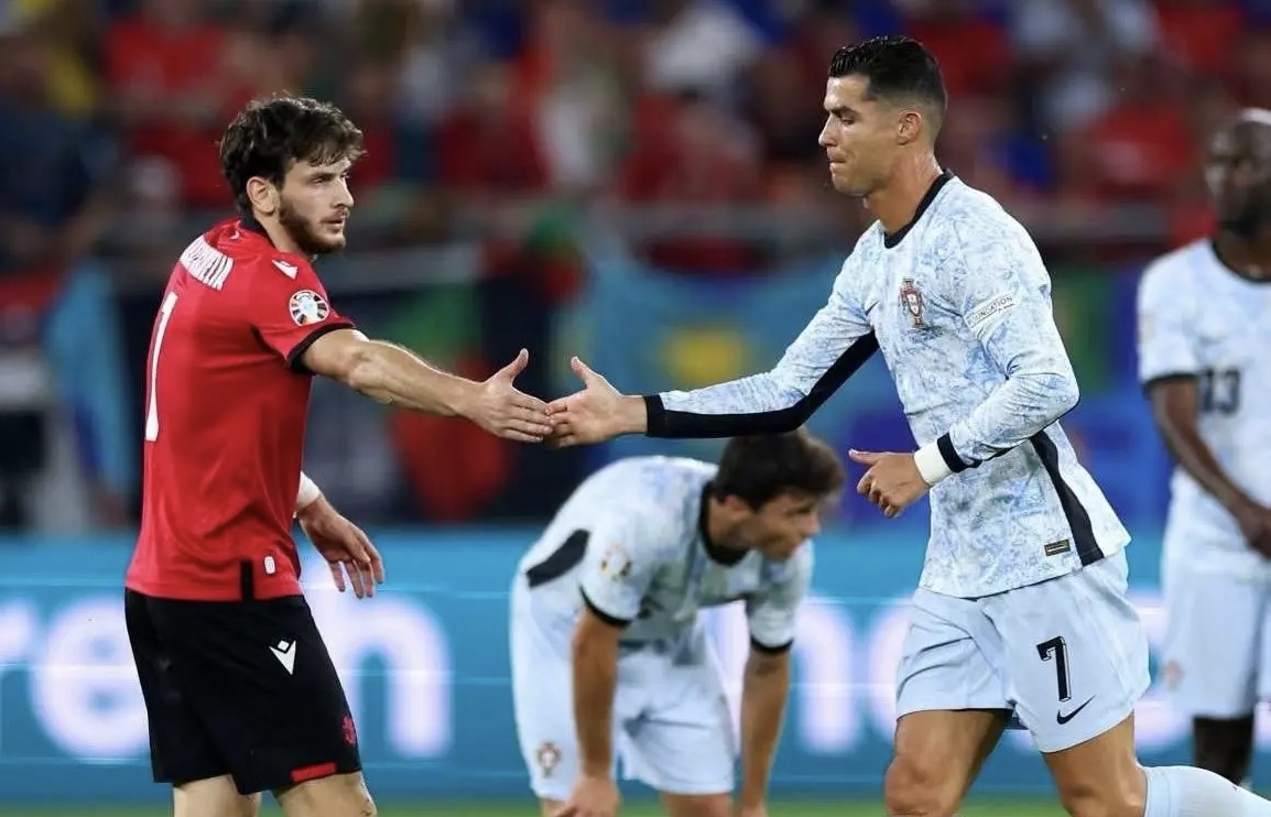 九游-包含C罗连续二十场比赛得分超过精彩发挥，快船挑战极限！的词条