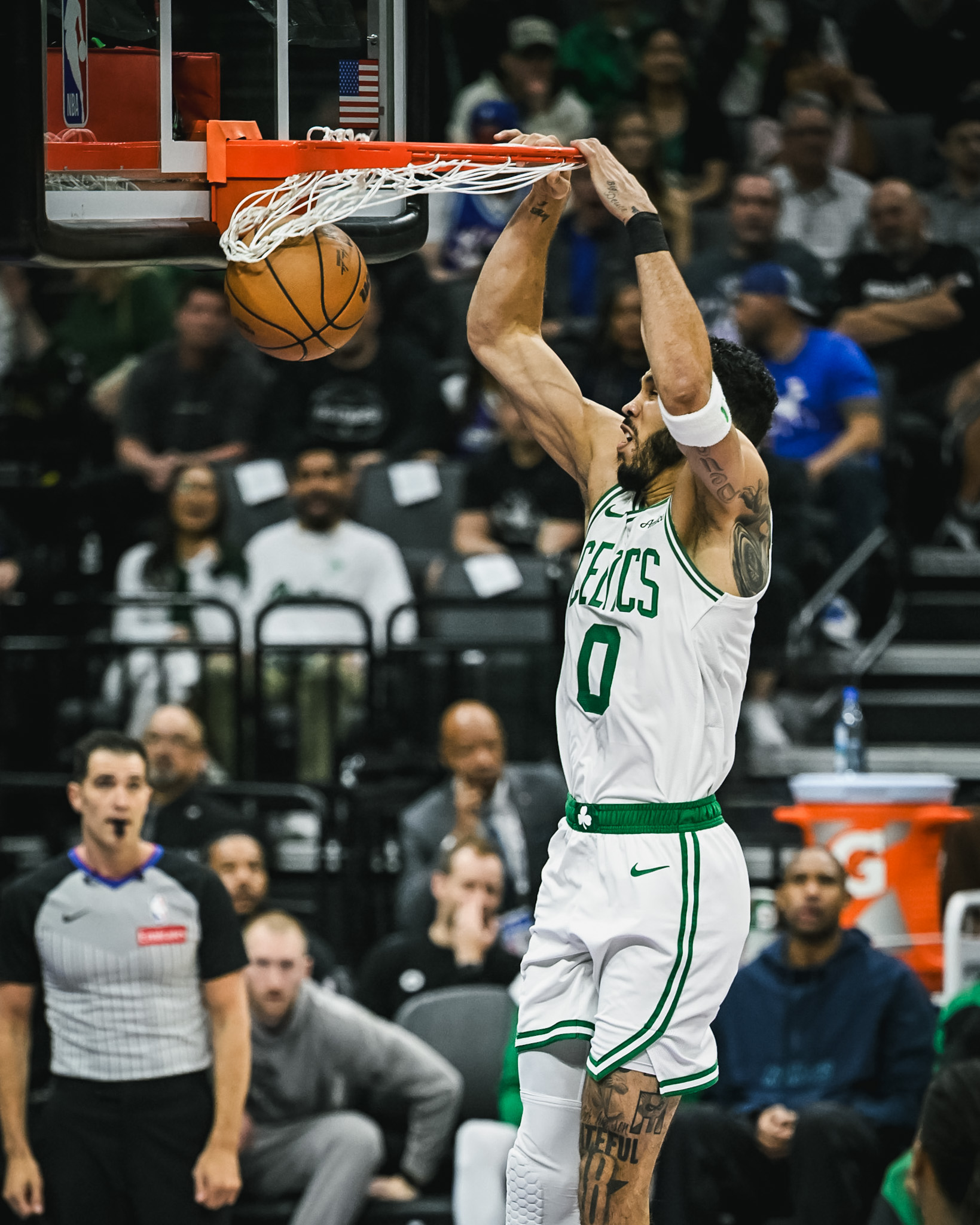 九游体育-塔图姆在MAD比赛中突破纪录，惊险取胜引发热议！的简单介绍