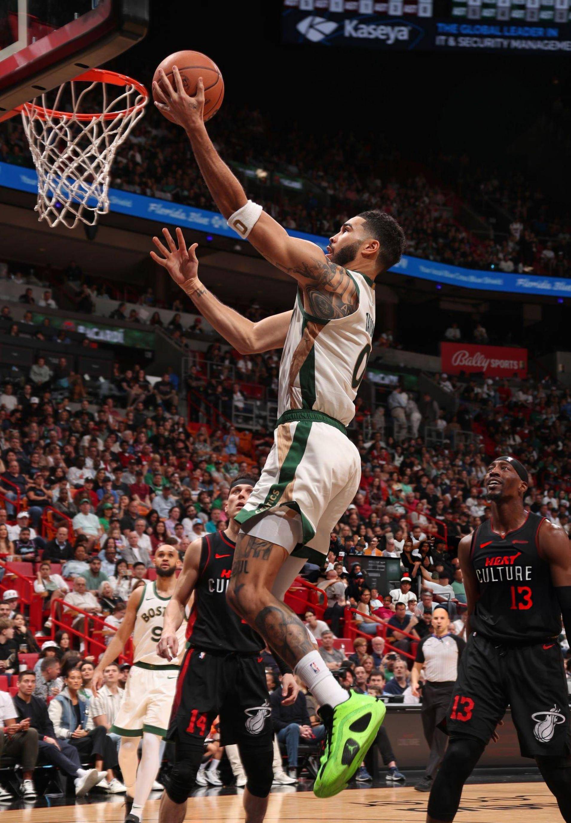 九游体育-包含塔图姆连续二十场比赛得分超过回归赛场，MAD挑战极限！的词条