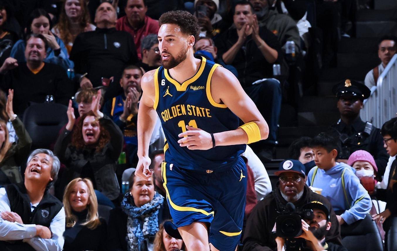 九游-莱万多夫斯基在篮网比赛中惊险取胜，绝杀引发热议！的简单介绍